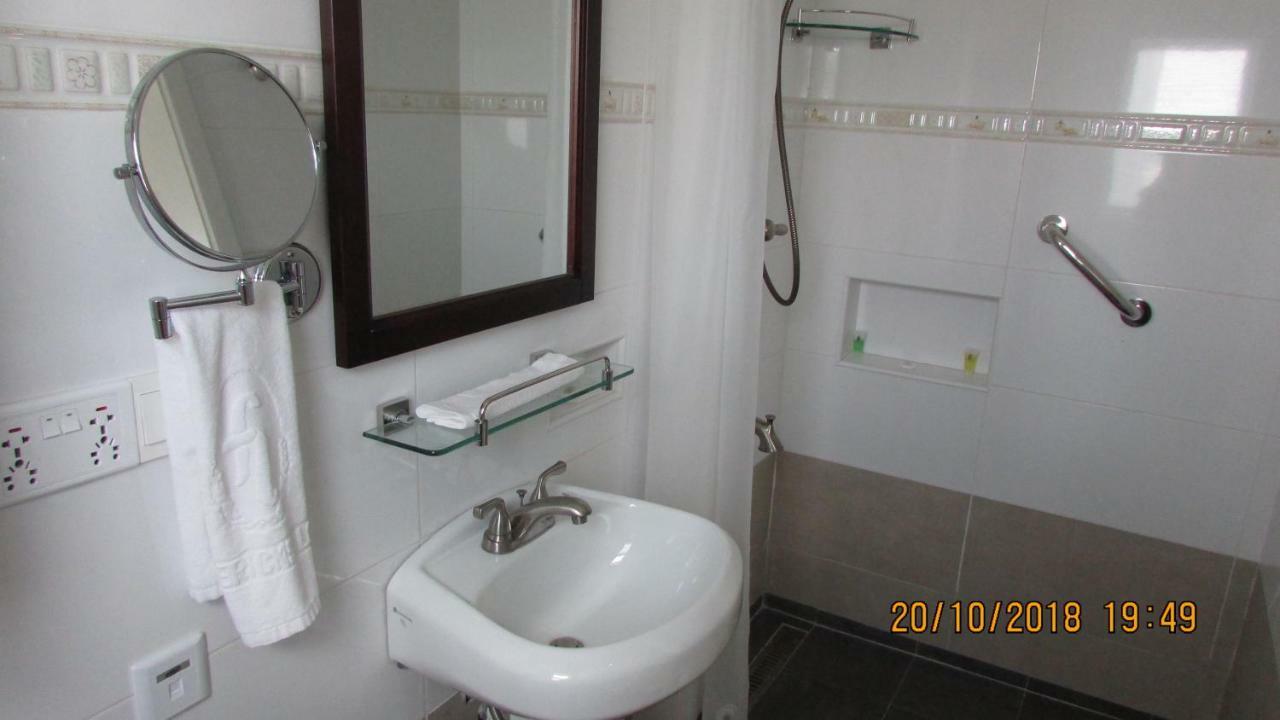 Frederick'S Lodge Kumasi Kültér fotó
